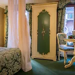 Becher Hotel