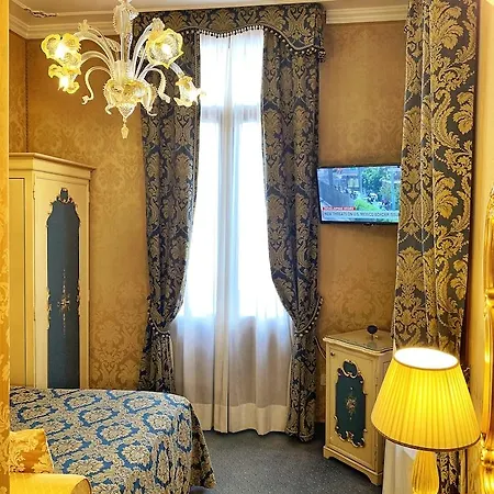 Becher 3* Venedig