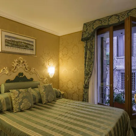 Becher Hotel