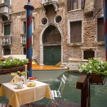 Becher 3* Venecia