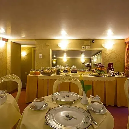 Becher Hotel