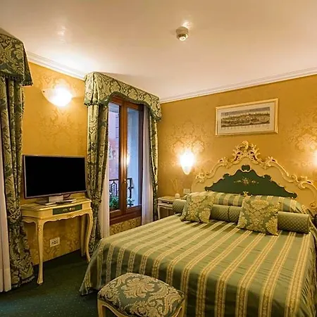 Becher Hotel 3*