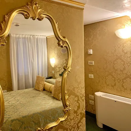 Becher Hotel 3*