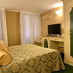 Becher Hotel