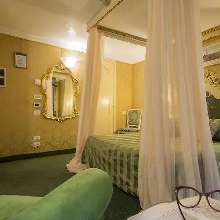 Becher Hotel 3*
