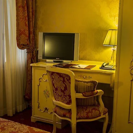 Becher 3* Venice
