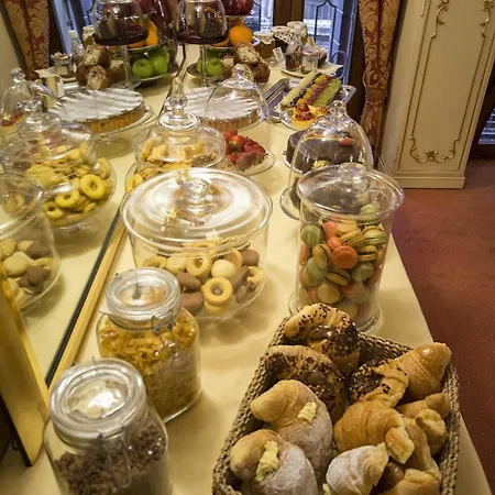 Becher Hotel